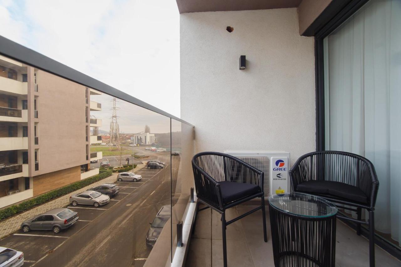 Chocolate Delight At West Residence Oradea Exterior foto