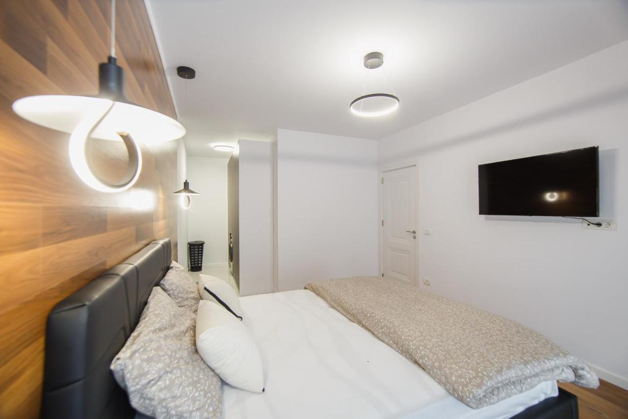 Chocolate Delight At West Residence Oradea Exterior foto