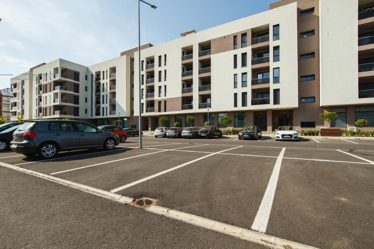 Chocolate Delight At West Residence Oradea Exterior foto